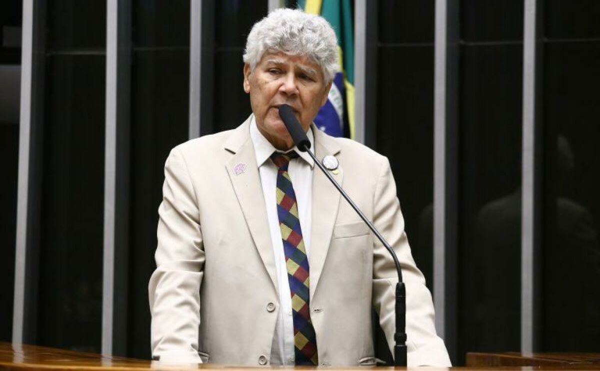 Imagem principal de Câmara aprova regras para a transição de governos entre a eleição e a posse